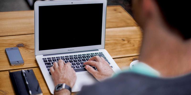 恰莫：当美食社区遇见真实点评，如何重塑我们的觅食地图？